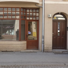Do wynajęcia lokal użytkowy - 27m2 lub 73m2 (po połączeniu)